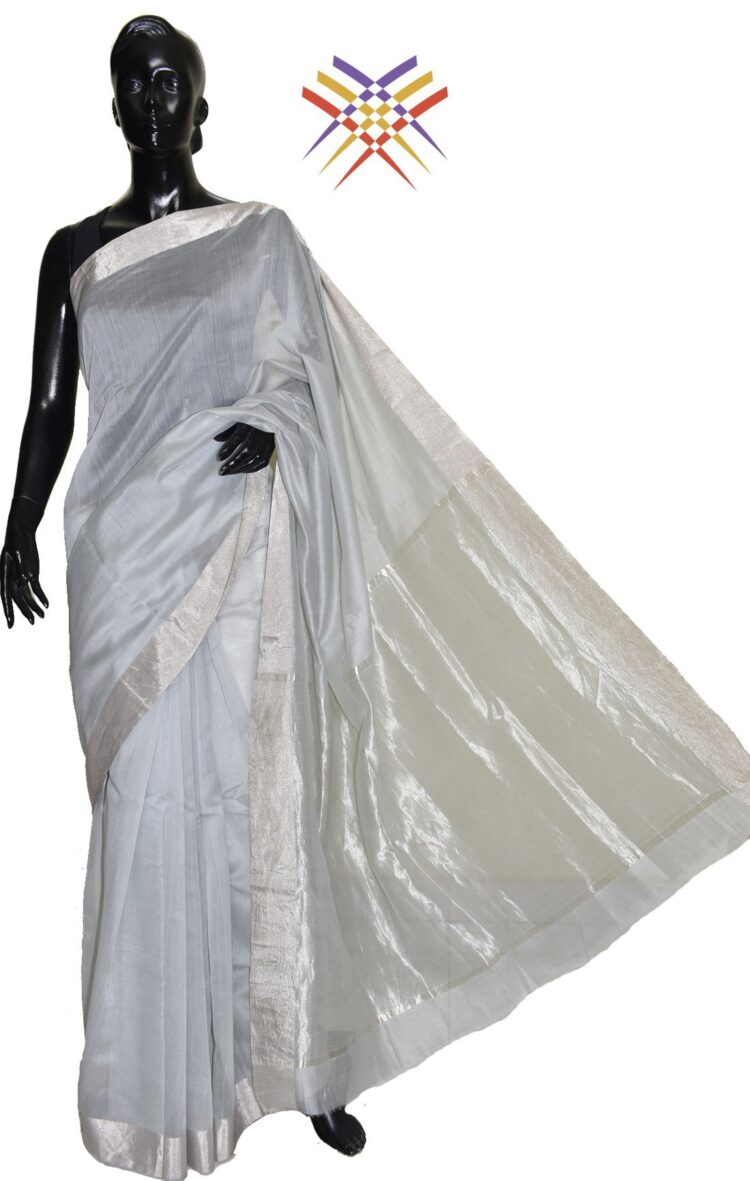 Black fashion maneqquin in handloom saree